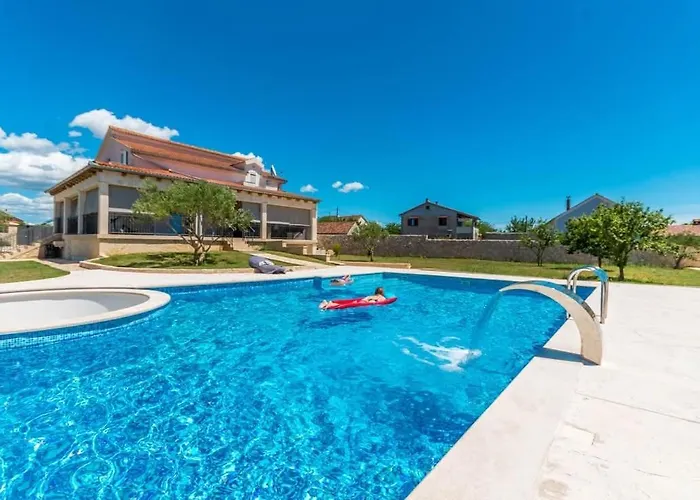 Family Friendly House With A Swimming Pool Gornje Rastane, Biograd - 24616 Vakantiehuis Donje Rastane