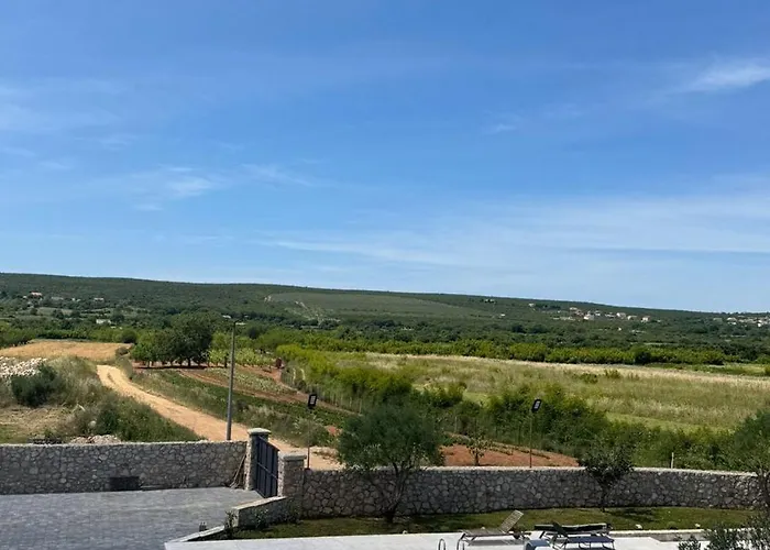 Vakantiehuis Family Friendly House With A Swimming Pool Gornje Rastane, Biograd - 24616